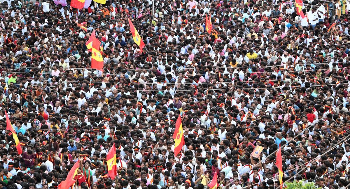 10 நாட்களில் ரோடு ஷோ விதிமுறைகள் வகுக்க தமிழக அரசுக்கு ஐகோர்ட் உத்தரவு