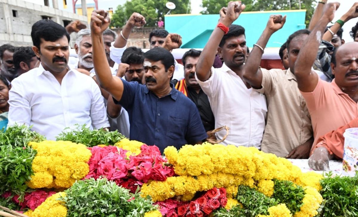 “சத்தியம் வாங்கி வாக்கு கேட்கும் திமுக” – சீமான் கடும் விமர்சனம்
