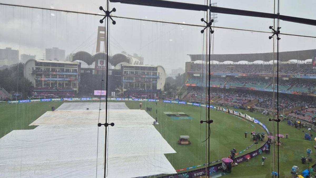 மழை காரணமாக ஆட்டம் தாமதம்: மகளிர் உலகக் கோப்பை இறுதியில் இந்தியா–தென் ஆப்பிரிக்கா மோதல்