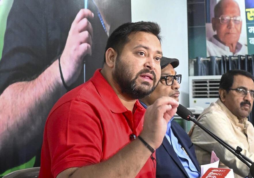 பொங்கல் பண்டிகை பெண்களுக்கு ரூ.30,000 வழங்கப்படும் – தேஜஸ்வி யாதவ் உறுதிமொழி