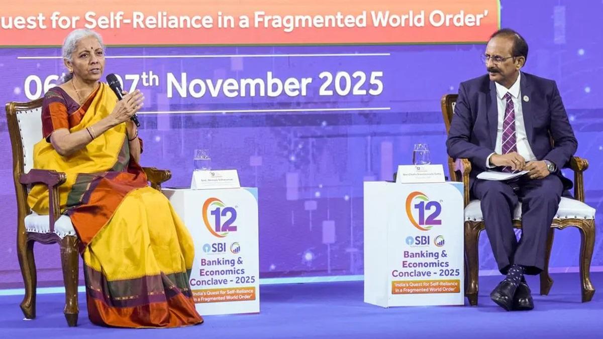 வாடிக்கையாளர்களுடன் உள்ளூர் மொழியில் பேச வங்கிகள் உறுதி செய்ய வேண்டும்: நிதியமைச்சர் நிர்மலா சீதாராமன்