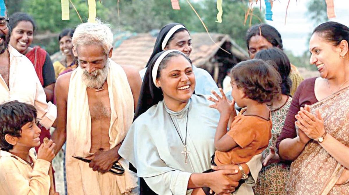 123 சர்வதேச விருதுகளை வென்ற ‘த ஃபேஸ் ஆப் த ஃபேஸ்லெஸ்’ — நவம்பர் 21-ம் தேதி தமிழில் வெளியாகிறது