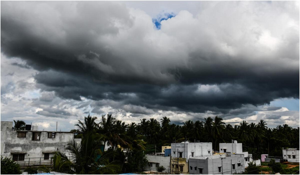 வங்கக் கடலில் புதிய காற்றழுத்த தாழ்வு: தமிழகத்தில் 9 மாவட்டங்களில் கனமழை எதிர்ப்பு