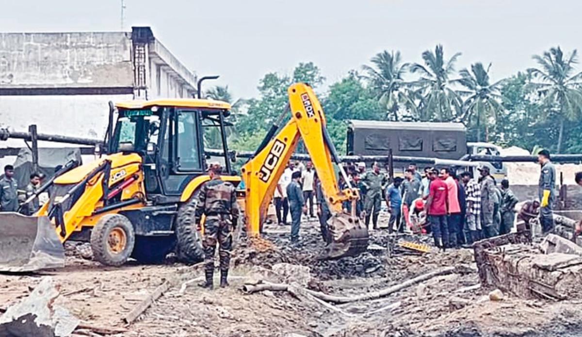 திருப்போரூர் அருகே விபத்துக்குள்ளான பயிற்சி விமானத்தின் கருப்பு பெட்டி மீட்கப்பட்டது