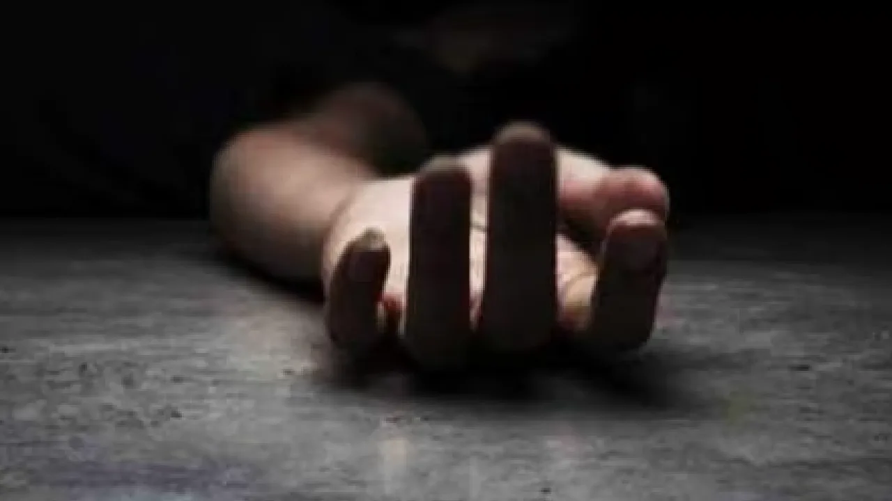 ஓசூர் அருகே குத்துக்காரர்களை பயன்படுத்தி கள்ளத்தொடர்பு வைத்திருந்த நபரை கொலை செய்த பெண் – 7 பேர் வலைவீசப்பட்டு கைது