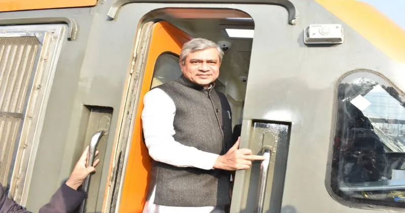 தமிழகத்தில் 77 ரயில் நிலையங்கள் மேம்படுத்தப்பட்டன – ரயில்வே அமைச்சர் தகவல்