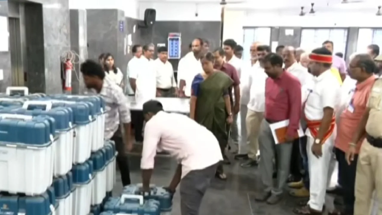 சேலம்: வாக்குப்பதிவு இயந்திரங்களின் ஆரம்ப பரிசோதனை ஆரம்பம்!