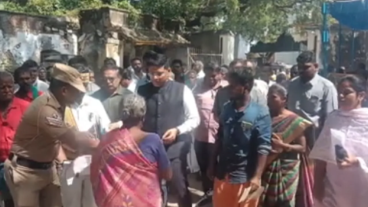 குழந்தைத் திருமணங்களைத் தடுக்க மாவட்ட ஆட்சியர் நேரடி விழிப்புணர்வு