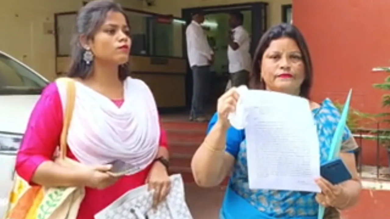 உயிர் பாதுகாப்புக்கு ஆபத்து ஏற்பட்டால் ஊராட்சி தலைவர் பொறுப்பு – பெண் அளித்த புகார்