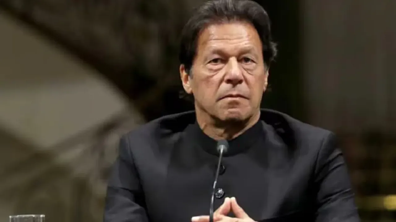 இம்ரான் கான் மீது மனிதாபிமானமற்ற சித்திரவதை – மகன்களின் கடும் குற்றச்சாட்டுகள் புதிய சர்ச்சையை உருவாக்கின