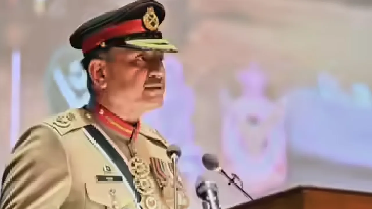 உள்நாட்டு எதிர்ப்பின் மத்தியில் சிக்கலில் அசிம் முனீர்