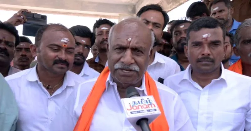 வைகுண்ட ஏகாதசி: ஸ்ரீரங்கம் கோயில் வசூலிக்கும் சிறப்பு கட்டண முறையை ரத்து செய்ய வேண்டும்