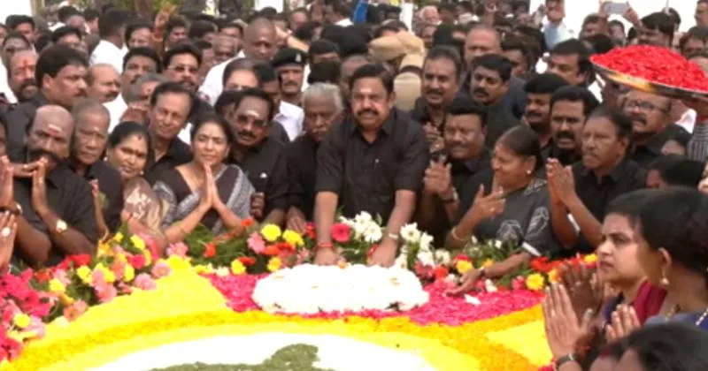 எம்ஜிஆர் நினைவு தினம்: இபிஎஸ் உள்ளிட்ட அரசியல் தலைவர்கள் அஞ்சலி