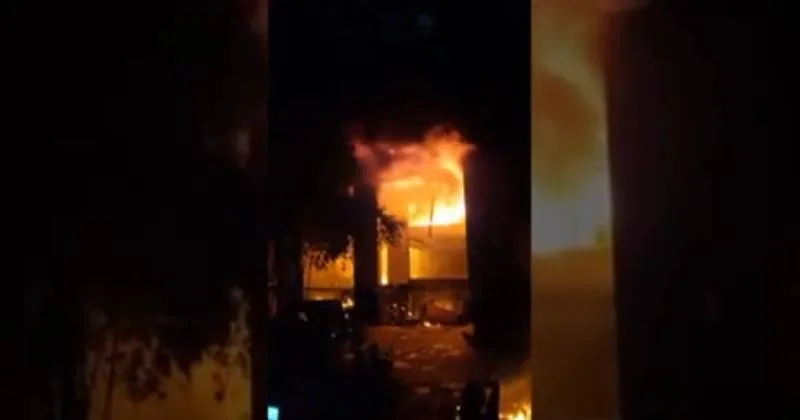 வங்கதேசத்தில் துப்பாக்கிச்சூட்டுக்கு இலக்கான ஷெரீஃப் உஸ்மான் பின் ஹாடி சிகிச்சை பலனின்றி உயிரிழந்தார்