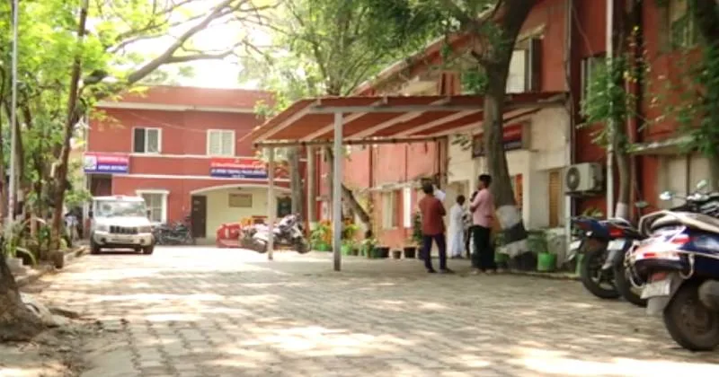 சென்னை அடையாறு மும்முர கொலை சம்பவம் : ஒரே குடும்பத்தைச் சேர்ந்த மூவர் படுகொலை – 5 பேர் கைது