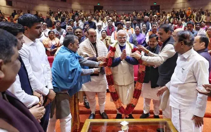 தேசிய ஜனநாயக கூட்டணி எம்பிக்கள் சந்திப்பு – புதிய பாஜக தலைவருக்கு பிரதமர் மோடி வாழ்த்து