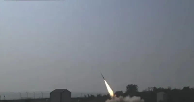 ஒடிசாவில் ராம்ஜெட் இயக்கப்படும் ஏவுகணை சோதனை வெற்றி – தொலைதூர போர் விமானங்களை துல்லியமாக குறிவைக்கும் திறன்