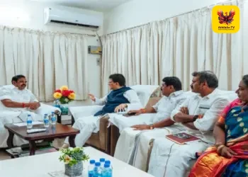 பசுமை வழிச்சாலையில் முக்கியச் சந்திப்பு: இ.பி.எஸ் இல்லத்தில் பியூஷ் கோயல் ஆலோசனை – தொகுதிப் பங்கீடு இறுதி!