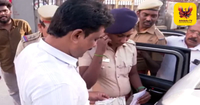 தமிழகத்தில் தேர்தல் பறக்கும் படை அதிரடி: சென்னையில் கண்ணீர் மல்கக் கெஞ்சிய அரசு ஊழியர் – லட்சக்கணக்கில் பணம் பறிமுதல்!