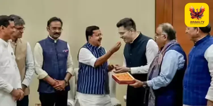 ஆம் ஆத்மி கூடாரத்தில் நிலநடுக்கம்: ராகவ் சதா உட்பட 7 எம்.பி.க்கள் விலகல் – 3 பேர் பாஜகவில் இணைந்தனர்!