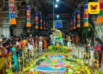 சுசீந்தரம் தாணுமாலய சுவாமி கோயிலில் சித்திரை விசு கனி காணுதல்: ஆயிரக்கணக்கான பக்தர்கள் வழிபாடு!