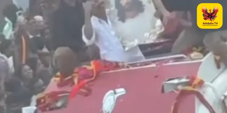 தவெக தலைவர் விஜய்யின் அரசியல் நகர்வுகள்: மத அடையாள அரசியலா? சமூக வலைதளங்களில் வெடிக்கும் விவாதம்