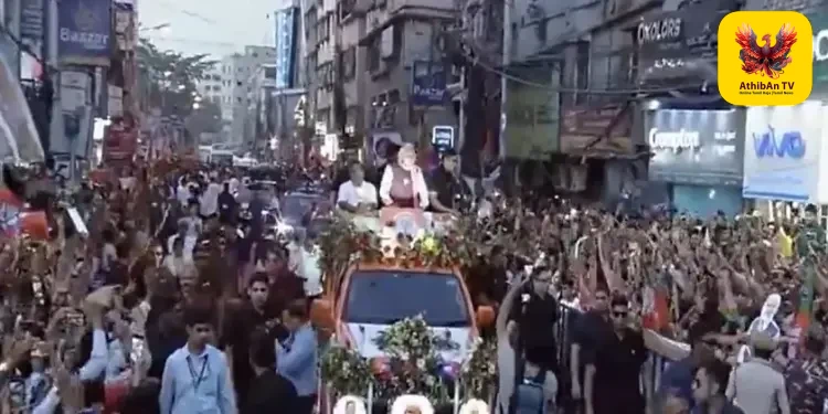 மேற்குவங்கத்தில் பிரதமர் மோடி பிரம்மாண்ட ரோடு ஷோ: ‘பல்டானோ தர்கார்’ முழக்கத்துடன் ஆயிரக்கணக்கானோர் பங்கேற்பு!
