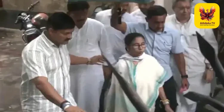 மேற்கு வங்கத் தேர்தல்: காலை 9 மணி நிலவரப்படி 18.39% வாக்குகள் பதிவு – விறுவிறுப்பாக நடைபெறும் இறுதிக்கட்ட வாக்குப்பதிவு!