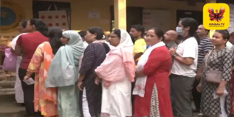 வாக்குப்பதிவு தொடக்கம்: புதுச்சேரி, கேரளம், அசாமில் விறுவிறுப்பாக நடைபெறும் சட்டமன்றத் தேர்தல்!