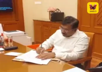 தமிழகத்தில் அதிரடி மாற்றம்: புதிய தலைமைச் செயலாளராக சாய்குமார், லஞ்ச ஒழிப்புத்துறை டிஜிபியாக சந்தீப் மிட்டல் நியமனம்!