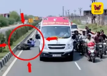 விஜய் வாகனத்தைப் பின்தொடர்ந்த தொண்டர்கள் விபத்து: காரைக்குடி பிரசாரத்தின் போது பரபரப்பு!