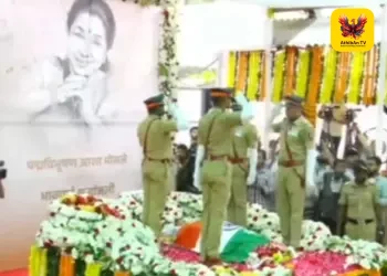 இசைக்குயில் ஆஷா போஸ்லே காலமானார்: மும்பையில் அரசு மரியாதையுடன் உடல் தகனம்!