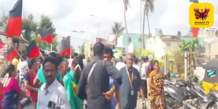 மயிலாப்பூர் திமுக வேட்பாளருக்கு எதிராக மீனவர்கள் போர்க்கொடி: கருப்புக்கொடி காட்டி போராட்டம்!