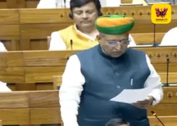 மக்களவையில் காரசார விவாதம்: கடும் எதிர்ப்புக்கு இடையே தொகுதி மறுவரையறை, மகளிர் இடஒதுக்கீடு மசோதாக்கள் தாக்கல்!