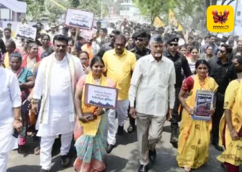 “பெண்களுக்கு இழைக்கப்பட்ட தேசத்துரோகம்” – எதிர்க்கட்சிகளைக் கண்டித்து ஆந்திராவில் முதல்வர் சந்திரபாபு நாயுடு பிரம்மாண்ட பேரணி!