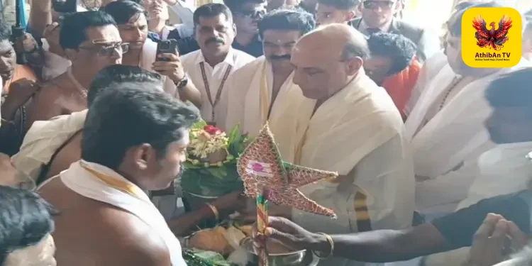 திருச்செந்தூர் சுப்பிரமணிய சுவாமி கோயிலில் ராஜ்நாத் சிங் தரிசனம்: பலத்த பாதுகாப்புடன் நடைபெற்ற ஆன்மீகப் பயணம்!