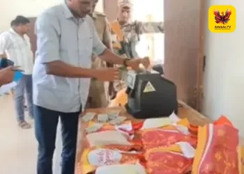 கடையநல்லூர் திமுக அலுவலகத்தில் அதிரடி சோதனை: மூட்டை மூட்டையாக ரூ.44 லட்சம் பறிமுதல்!