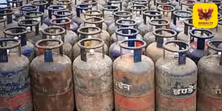 வணிகப் பயன்பாட்டு சிலிண்டர் விலை ரூ. 203 அதிரடி உயர்வு! சென்னையில் ரூ. 2,246-ஐத் தாண்டியது!