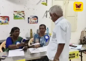 74 ஆண்டுகால தமிழக தேர்தல் வரலாற்றில் புதிய உச்சம்: ஆண்களை விஞ்சிய பெண் வாக்காளர்கள்!