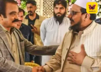 பயங்கரவாதி மகனுடன் பாக். பிரதமரின் உதவியாளர்: உலக அரங்கில் அம்பலமான பாகிஸ்தான் – பயங்கரவாத நட்பு!