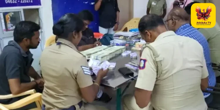 தோல்வி பயத்தில் பணத்தை வாரி இறைக்கும் திமுக: தமிழகம் முழுவதும் பணப்பட்டுவாடா என எதிர்க்கட்சிகள் புகார்!