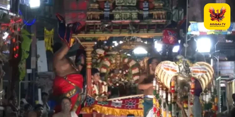 மதுரையில் மீனாட்சியம்மனின் ‘திக் விஜயம்’: அஷ்டதிக் பாலகர்களை வென்ற அன்னை – பல்லாயிரக்கணக்கான பக்தர்கள் தரிசனம்!