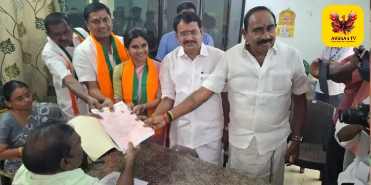 மொடக்குறிச்சி பாஜக வேட்பாளர் கிருத்திகா சிவகுமார் உற்சாகமாக வேட்புமனுத் தாக்கல்!