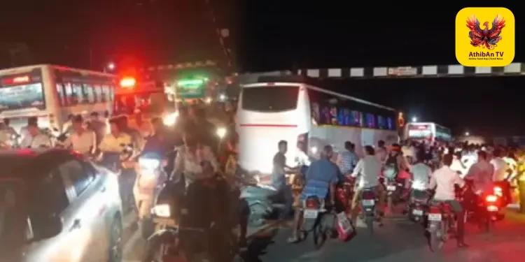 பழனி: தொழில்நுட்பக் கோளாறால் ரயில்வே கேட் மூடல் – ஆம்புலன்ஸ் உள்ளிட்ட வாகனங்கள் கடும் போக்குவரத்து நெரிசலில் சிக்கின!