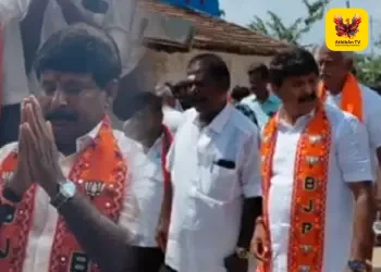 ராமநாதபுரம்: உத்தரகோசமங்கை கோயிலில் தரிசனம் செய்துவிட்டு தீவிர வாக்குச் சேகரிப்பில் ஈடுபட்ட பாஜக வேட்பாளர் ஜி.பி.எஸ். நாகேந்திரன்!