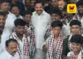 தமிழக அரசியலில் பரபரப்பு: தவெகவினர் 50-க்கும் மேற்பட்டோர் அதிமுகவில் திடீர் இணைப்பு!