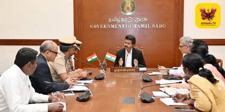 வேட்டி-சட்டை காலத்திற்கு விடைகொடுத்த “கோட்-சூட்” – சட்டப்பேரவையில் முதல்வர் விஜய்யின் புதிய பாணி!