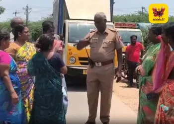 டாஸ்மாக் கடையை மூடக் கோரி அரியலூர் டி. பாலூரில் பெண்கள் திரண்டு அதிரடிப் போராட்டம்!