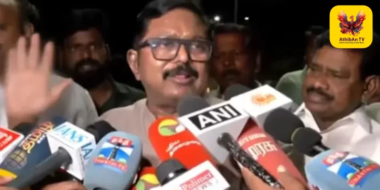 “போலி கடிதம் கொடுத்து மோசடி” – தவெக மீது டிடிவி தினகரன் அதிரடி புகார்: போலீசில் முறையிட முடிவு!