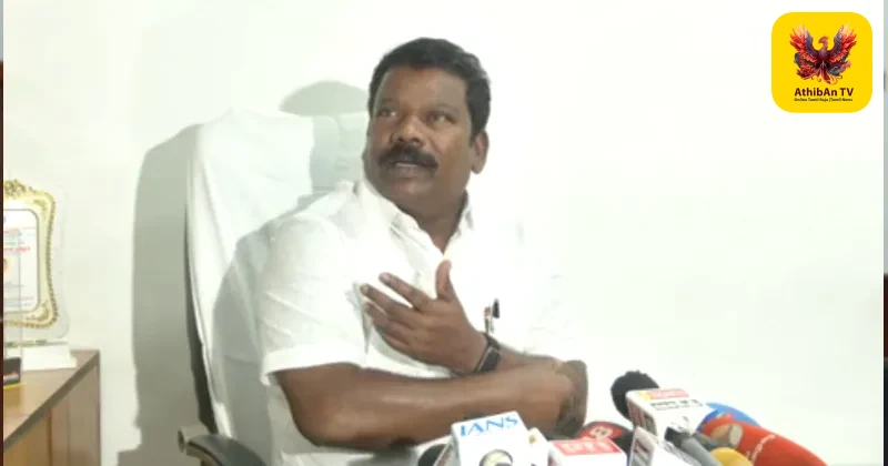 “செல்வப்பெருந்தகையை நீக்குங்கள்” – 42 காங்கிரஸ் நிர்வாகிகள் அதிரடி கடிதம்: தவெக கூட்டணியைத் தவறவிட்டதாகக் குமுறல்!
